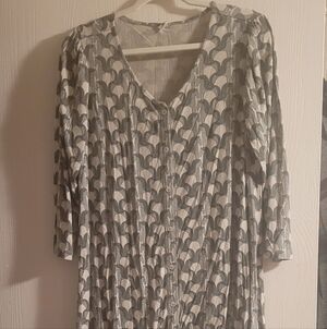 kate quinn Gray and White Patterned Button-Front Midi Dress